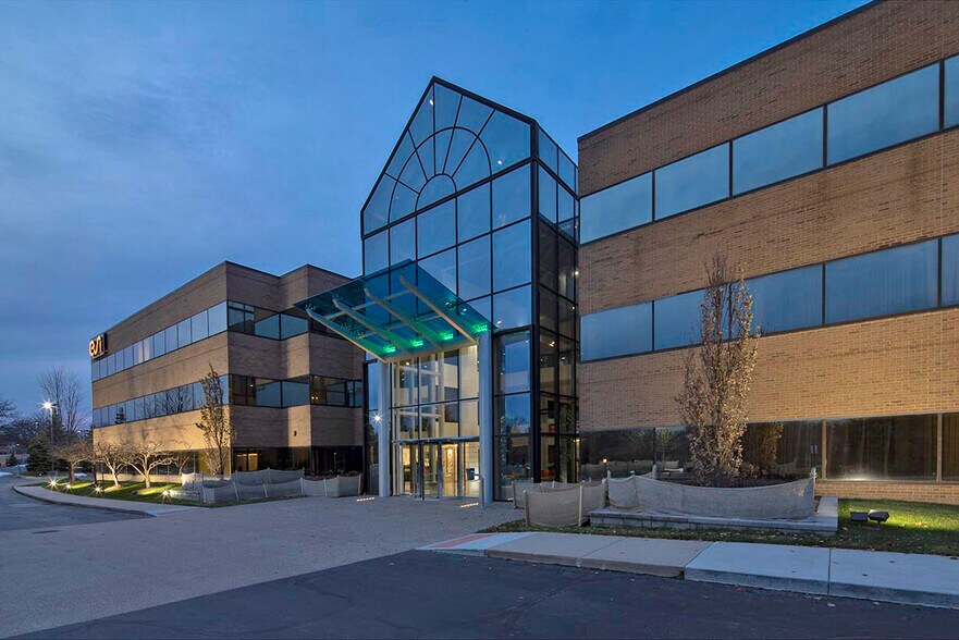 More Photos Of 32605 W 12 Mile Rd, Farmington Hills Office For Lease