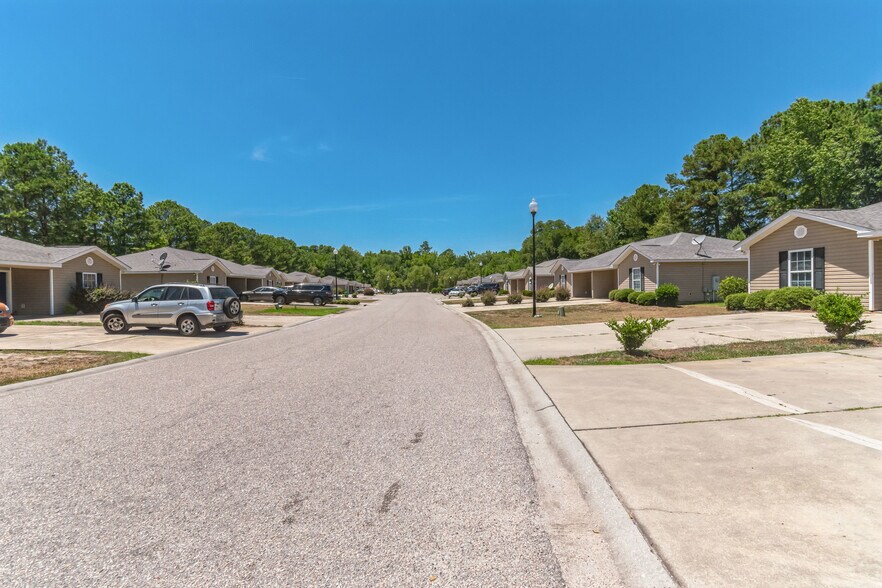 More Photos Of 1401-1435 Allies Ct, Florence Apartments For Sale