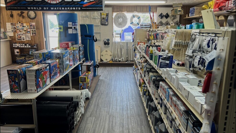 More Photos Of 2618 W Main St, Gun Barrel City Storefront For Sale