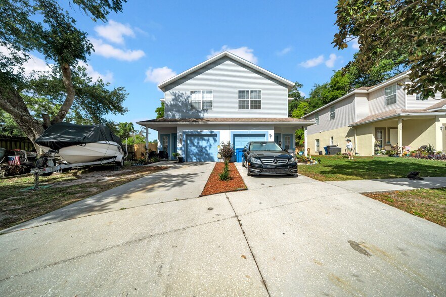 More Photos Of 5001 Beechcraft Way, Seffner Apartments For Sale