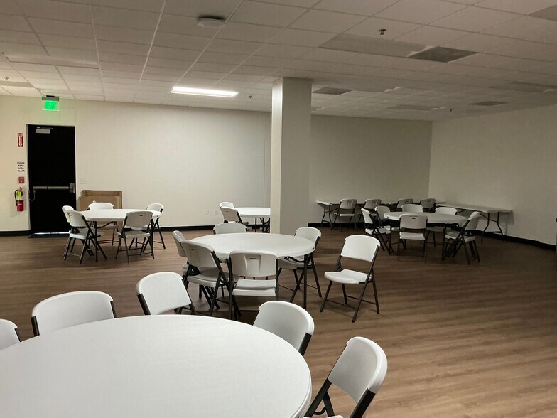 More Photos Of 481 Winscott Rd, Benbrook Office For Lease