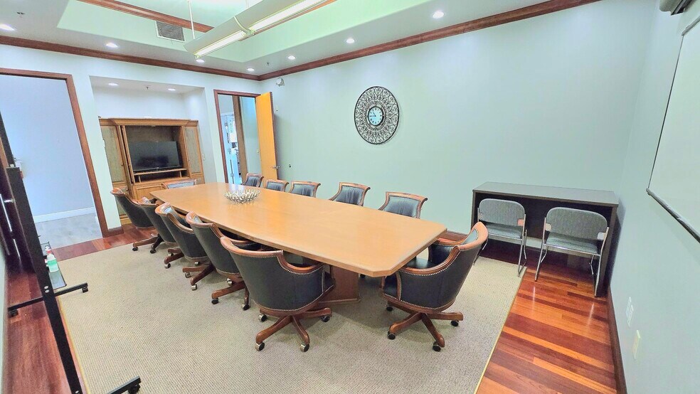 More Photos Of 1001 Riverside Dr, Palmetto Office For Lease