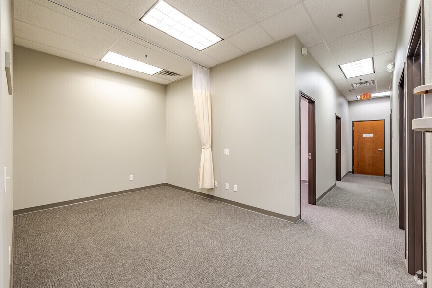More Photos Of 5501 Gordon Smith Dr, Rowlett Medical For Lease