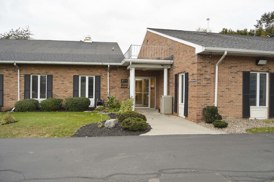 More Photos Of 9600 Main St, Clarence Medical For Sale