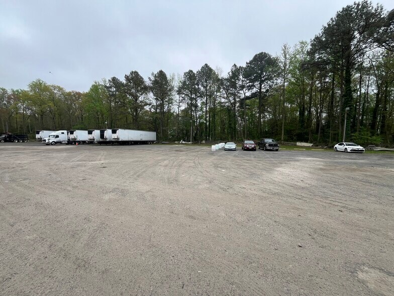 More Photos Of 24567 DuPont Blvd, Georgetown Truck Terminal For Sale