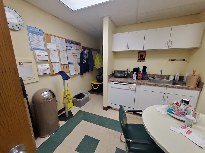 More Photos Of 4270 E Lake Rd, Erie General Retail For Sale