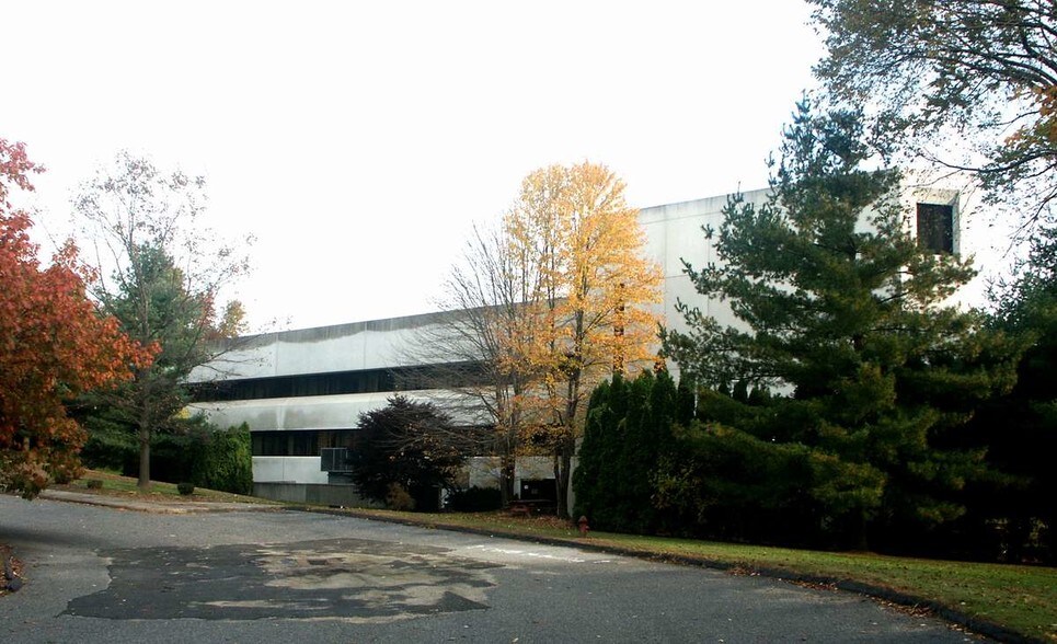 More Photos Of 1579 Straits Tpke, Middlebury Medical For Sale