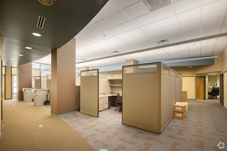 More Photos Of 308 W State St, Rockford Office For Lease