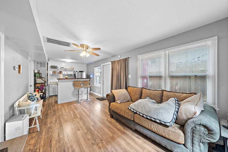 More Photos Of 609 Sealy St, Galveston Apartments For Sale