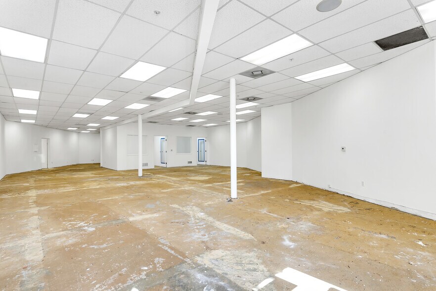 More Photos Of 2585 Cochran St, Simi Valley Unknown For Sale