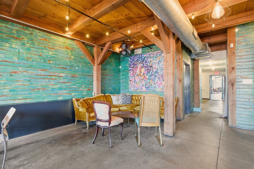 More Photos Of 140 Broadway, Newport Storefront Retail Residential For Lease