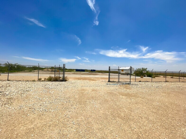 More Photos Of 2625 Co 180 rd, Garden City Manufacturing For Sale