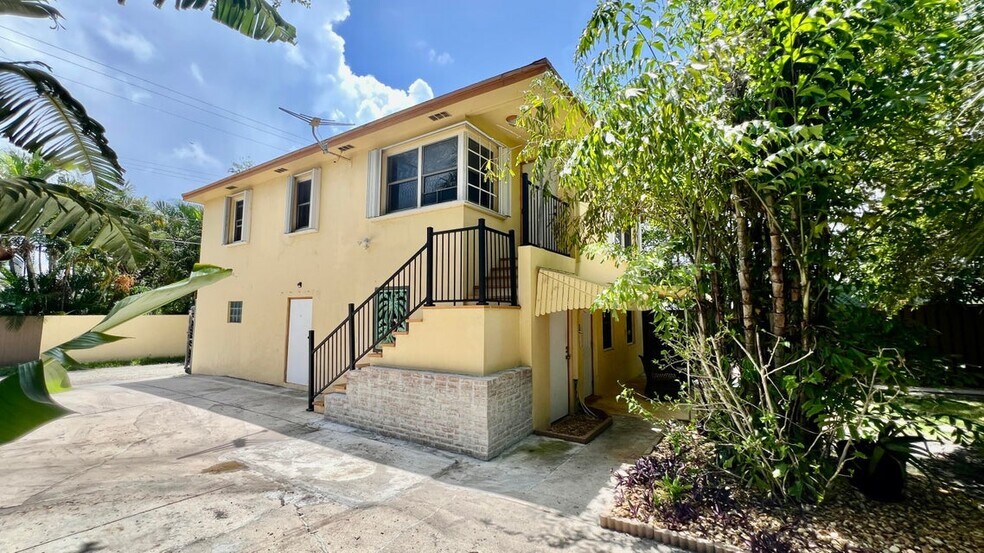 More Photos Of 1120 S Federal Hwy, Lake Worth Beach Apartments For Sale