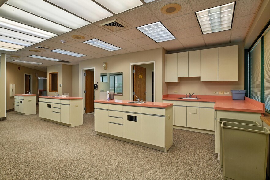 More Photos Of 3 Northwestern Dr, Bloomfield Medical For Lease