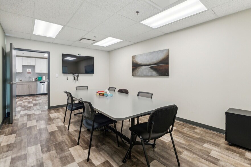 More Photos Of 7005 Fairmount Dr SE, Calgary Medical For Sale