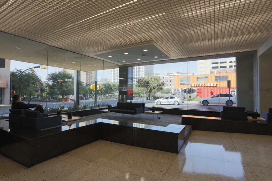 More Photos Of 201 E Main Dr, El Paso Office For Lease