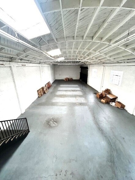 More Photos Of 900-932 S San Pedro St, Los Angeles Unknown For Lease