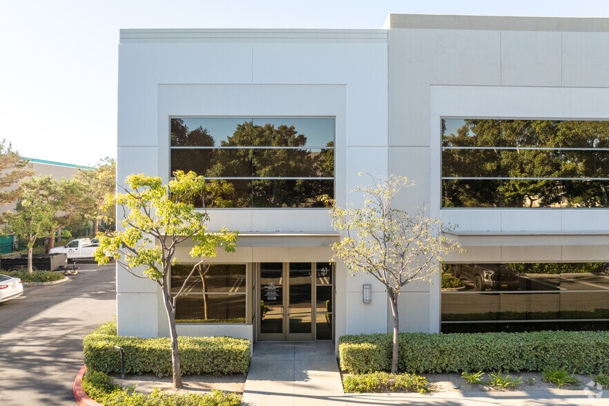 More Photos Of 41-55 Post, Irvine Light Manufacturing For Sale