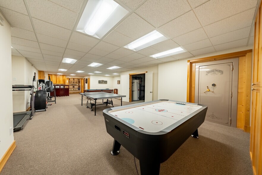 More Photos Of 135 Squire Ln S, Trout Creek Hospitality For Sale