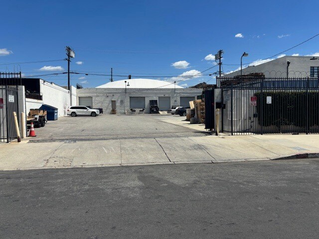 More Photos Of 10477 San Fernando Rd, Pacoima Warehouse For Sale