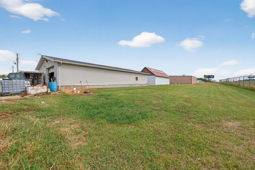 More Photos Of 338 Booneslick Rd, New Florence Industrial For Sale