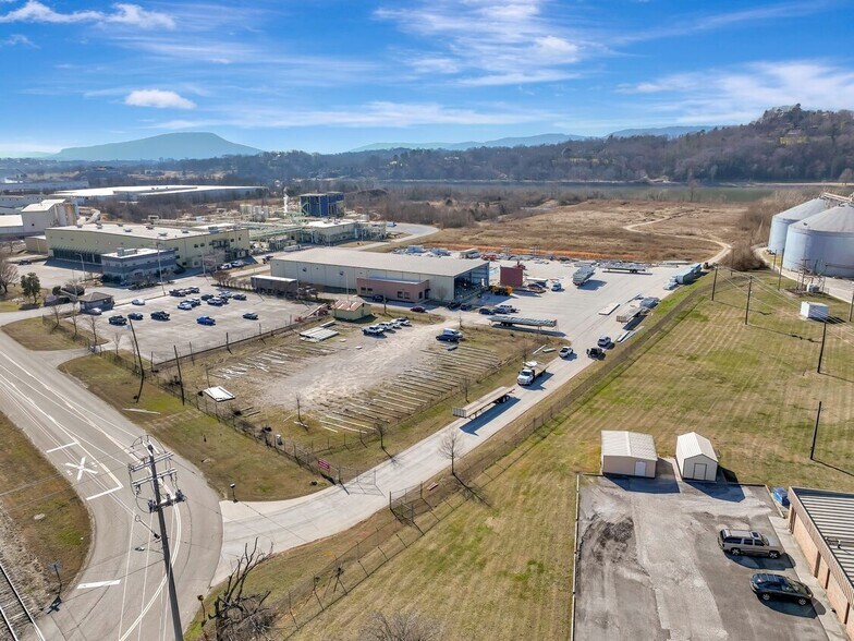 More Photos Of 2685 Riverport Rd, Chattanooga Industrial For Sale