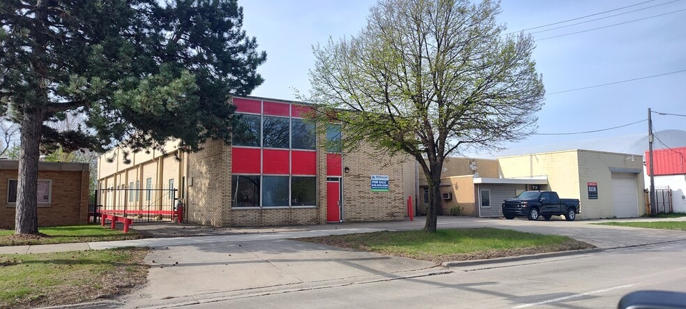 Primary Photo Of 71 W Walton Blvd, Pontiac Warehouse For Lease