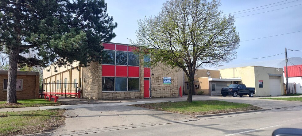More Photos Of 71 W Walton Blvd, Pontiac Industrial For Sale