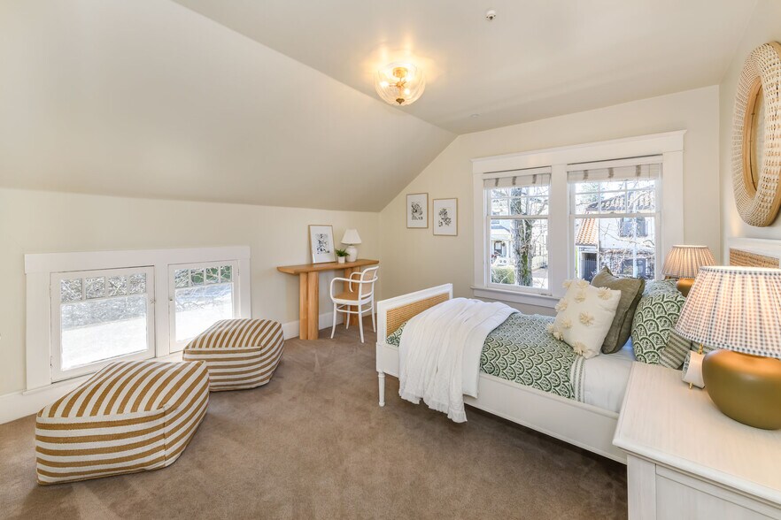 More Photos Of 8 Keller St, Petaluma Office Residential For Sale