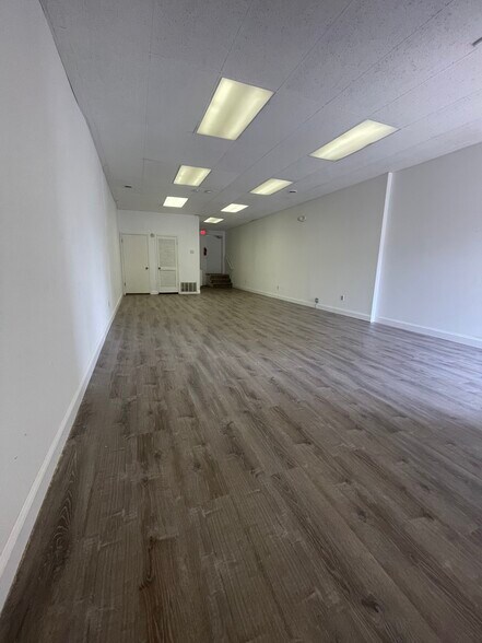 More Photos Of 12 N Black Horse Pike, Runnemede Storefront Retail Residential For Lease