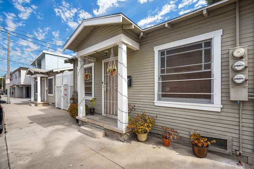 More Photos Of 2006 Strongs Dr, Venice Apartments For Sale