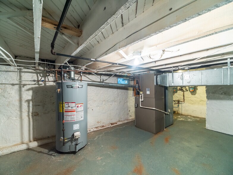 More Photos Of 121 Regent St, Port Chester Funeral Home For Sale