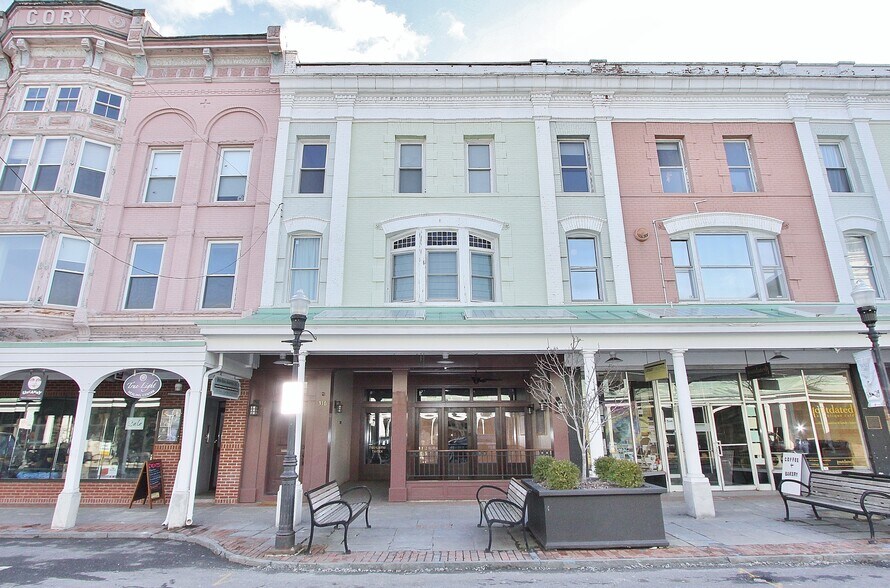 Primary Photo Of 316 Wall St, Kingston Storefront Retail Residential For Lease