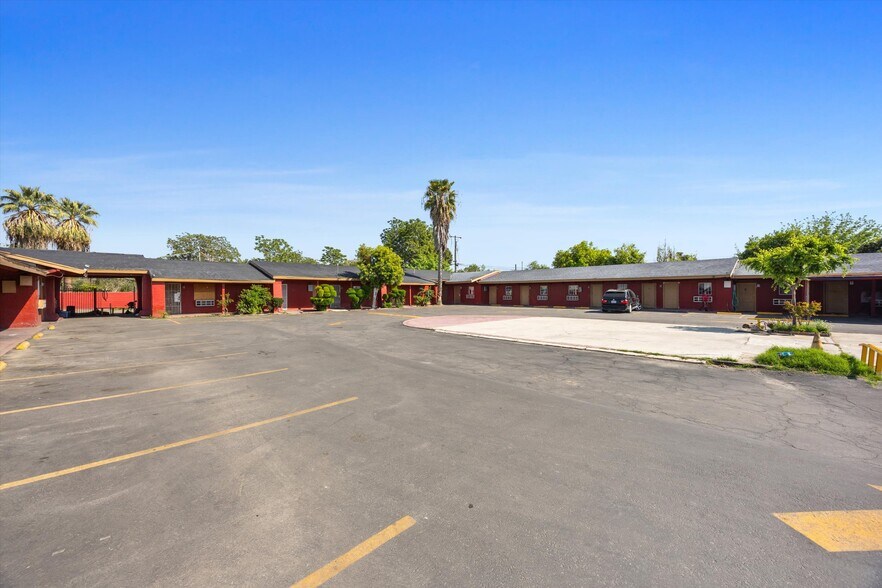 More Photos Of 900 S Union Ave, Bakersfield Hotel For Sale