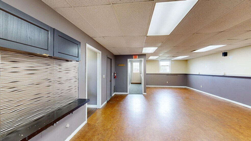 More Photos Of 3130 N Woodford St, Decatur General Retail For Sale