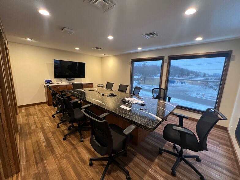 More Photos Of 2109 S Broadway, Rochester Office For Sale