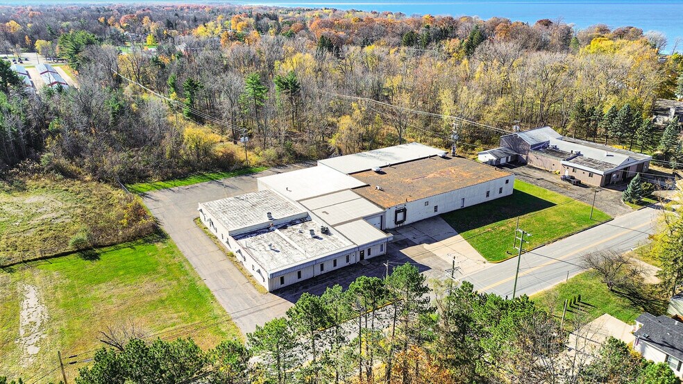 More Photos Of 100 Aylworth Ave, South Haven Manufacturing For Lease