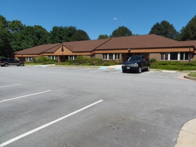 Primary Photo Of 5405 Twin Knolls Rd, Columbia Medical For Lease