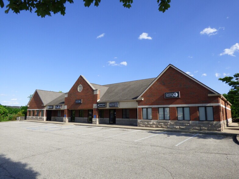 Primary Photo Of 351-359 S Landmark Ave, Bloomington Medical For Lease