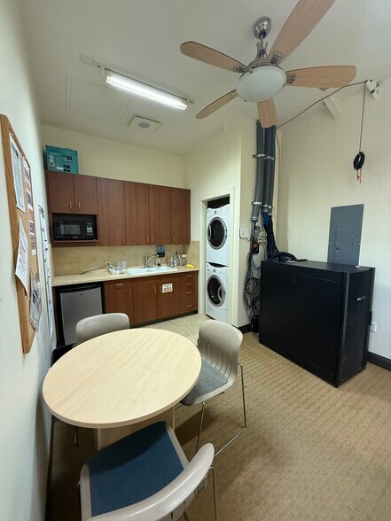 More Photos Of 10315 19th Ave SE, Everett Medical For Sale