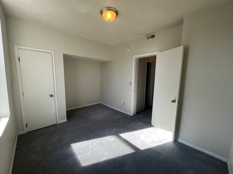 More Photos Of 1001 N 29th St, Omaha Apartments For Sale