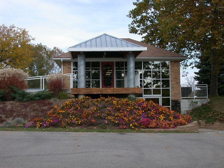More Photos Of 4200 S 9th St, Kalamazoo Office Residential For Lease