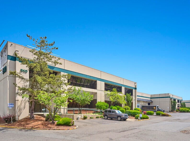 More Photos Of 510-550 Andover Park W, Tukwila Warehouse For Lease