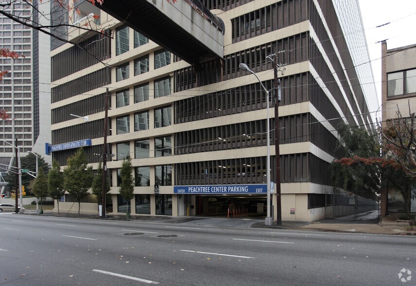 More Photos Of 227 Courtland St NE, Atlanta Parking Garage For Lease