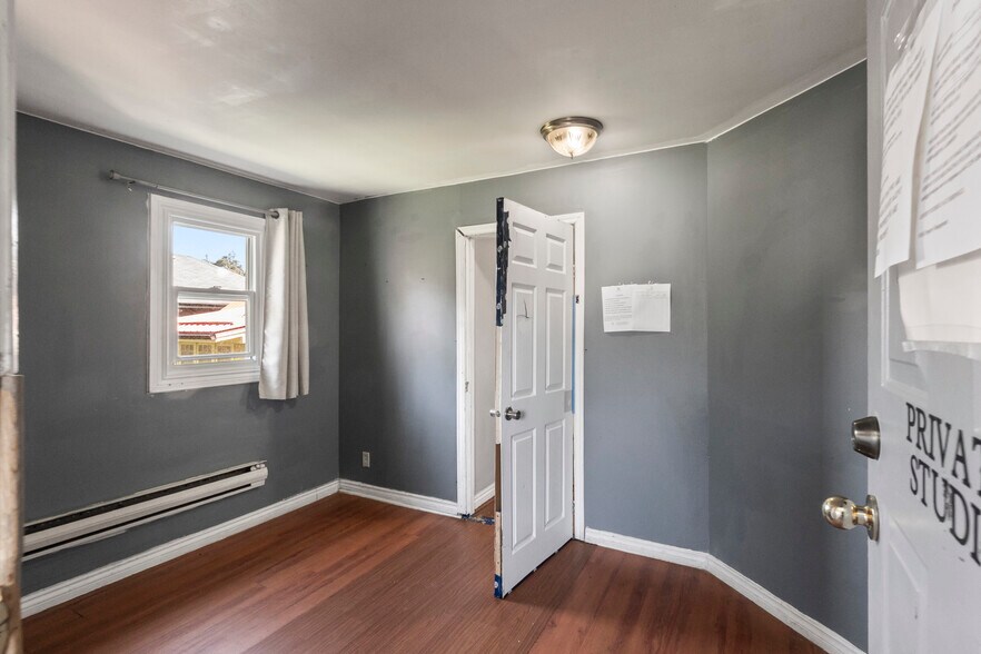 More Photos Of 541 Aylmer St N, Peterborough Apartments For Sale