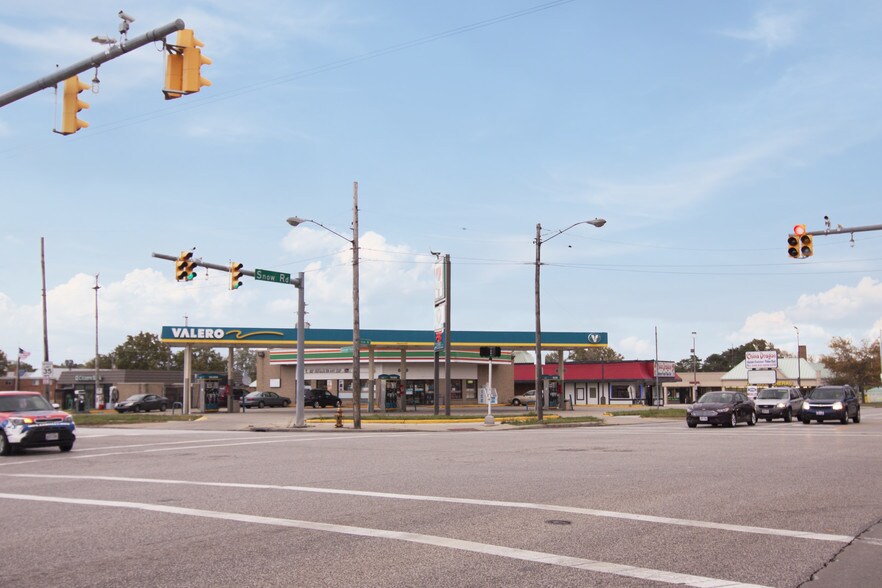 More Photos Of 11690 Snow Rd, Cleveland Convenience Store For Sale