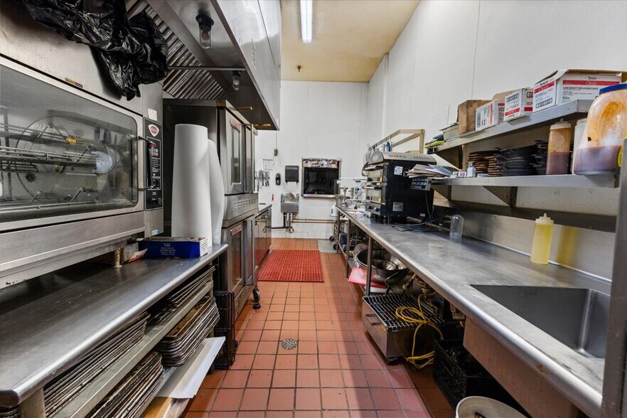 More Photos Of 560 Pine Knot Ave, Big Bear Lake Freestanding For Sale