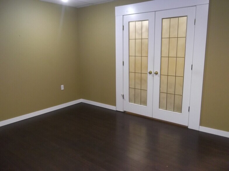 More Photos Of 33 Blackfoot Rd, Sherwood Park Office For Lease