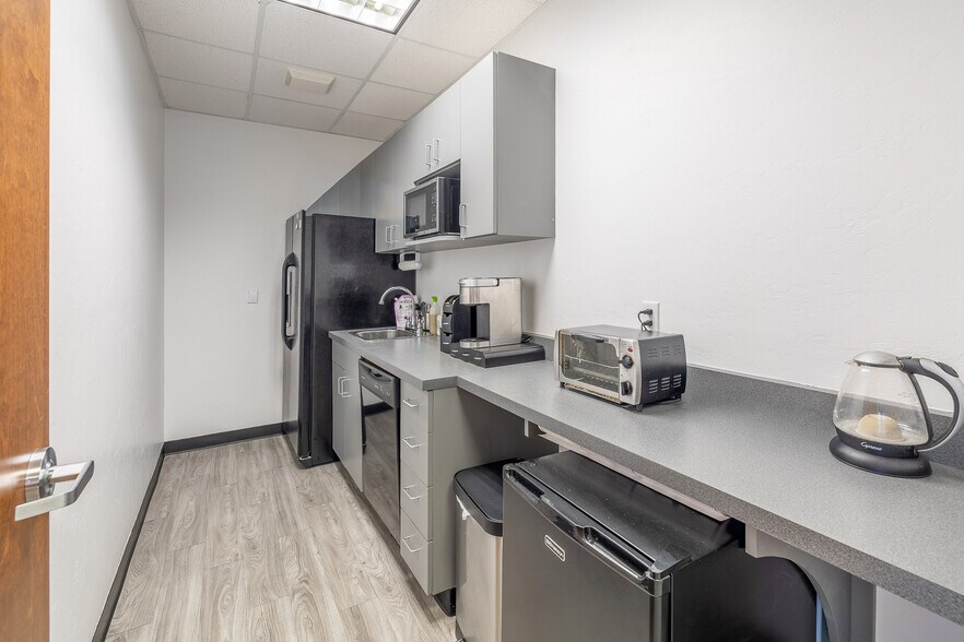 More Photos Of 3360 N Country Club Rd, Tucson Office Residential For Sale