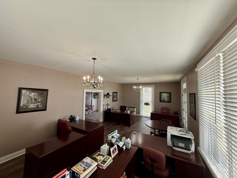 More Photos Of 403 George St, Aurora Office For Sale